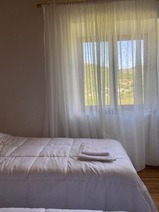 Bujtina Tusha Hotel Priska e Madhe Стая снимка