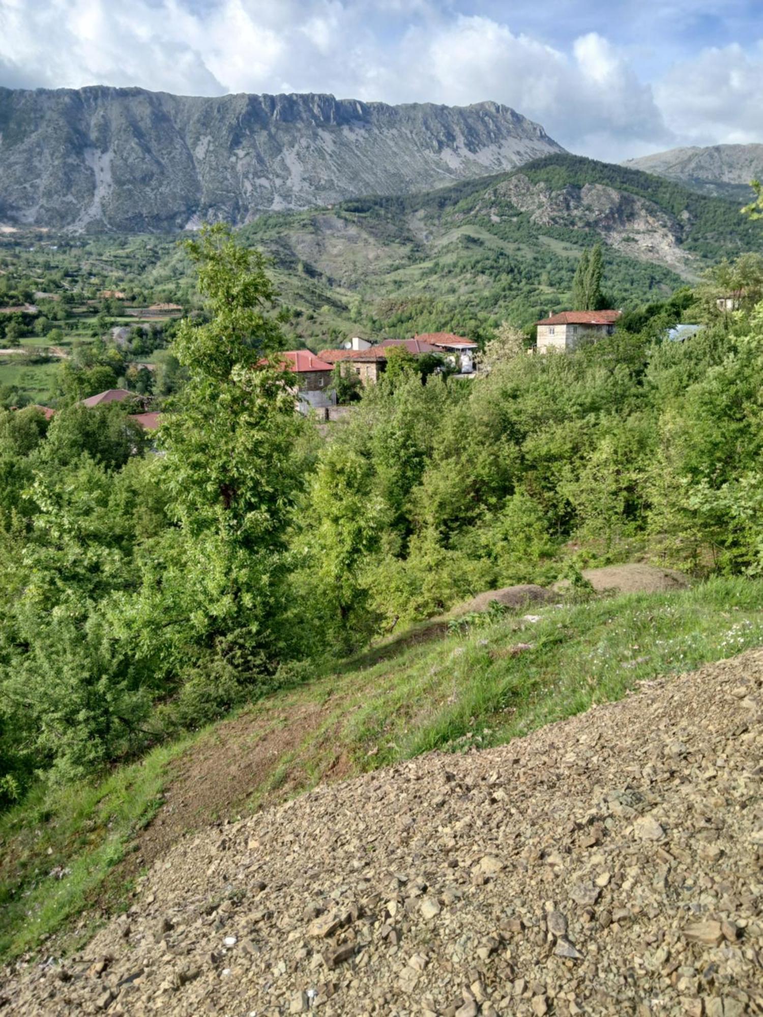 Bujtina Tusha Hotel Priska e Madhe Екстериор снимка